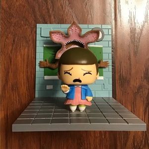 Stranger Things ~ Eleven & demogorgon figurine